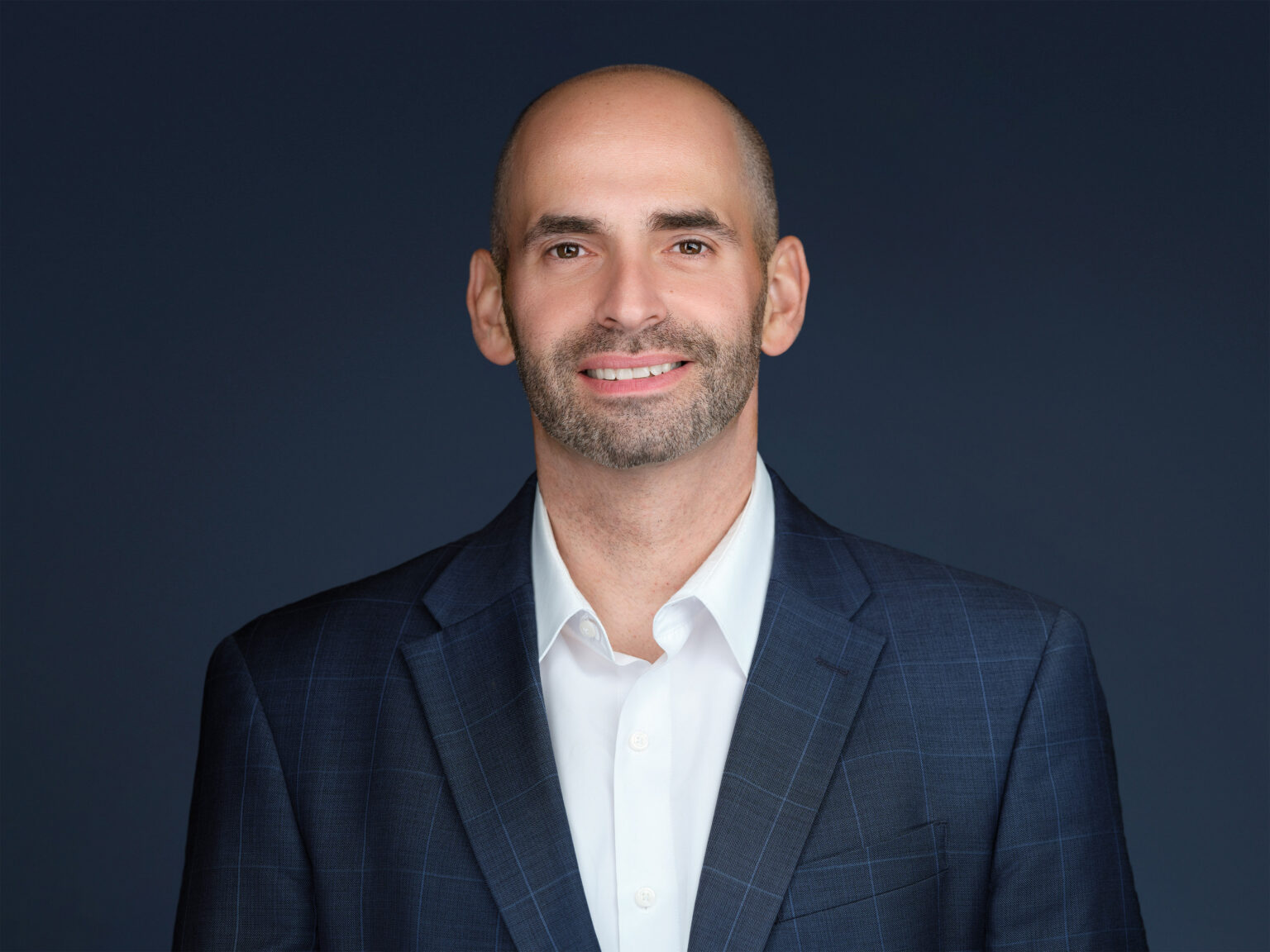 Scottsdale executive male headshot with neutral backdrop, Duane Furlong Studios corporate service.