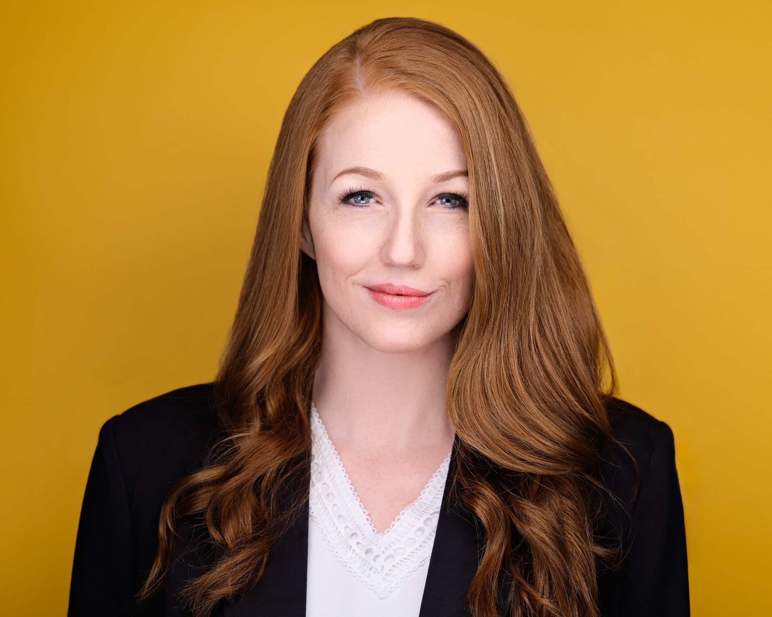 Lee Elizabeth 716 0406 Social Media Hst Retouched